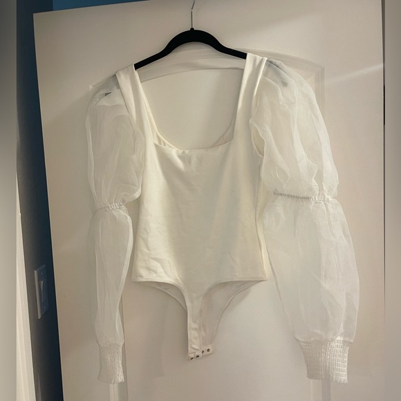 NBD white bodysuit with puff sleeves - Picture 1 of 7